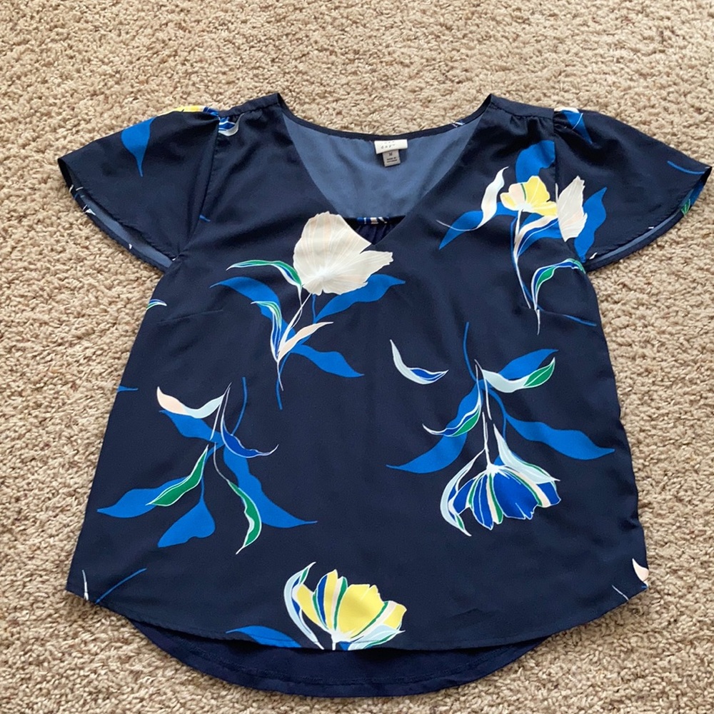 A New Day Women’s Blue Flowy Floral V Neck Bohemian Floral Blouse Size Medium